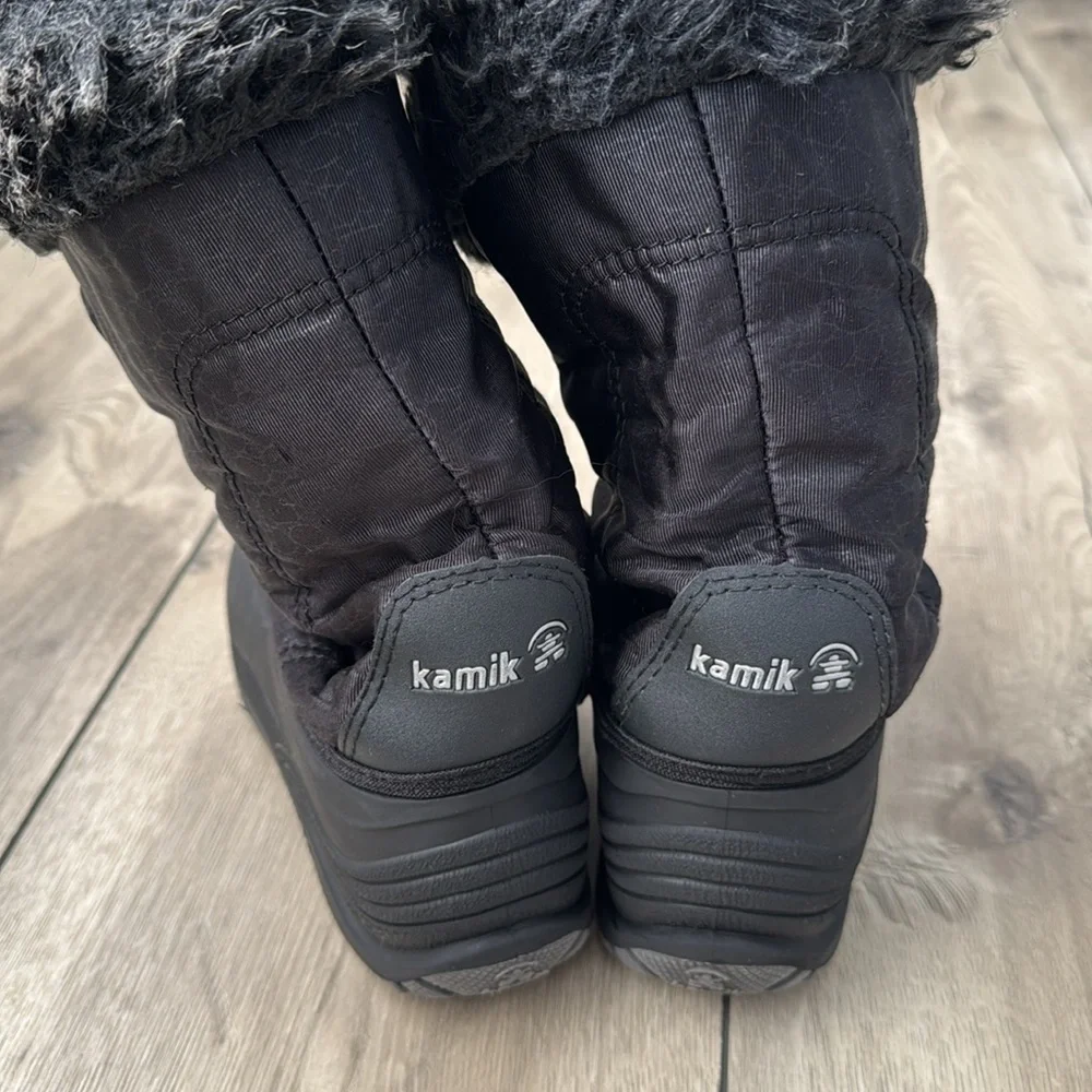 Kamik Girls Warm Snow Boots Size 1